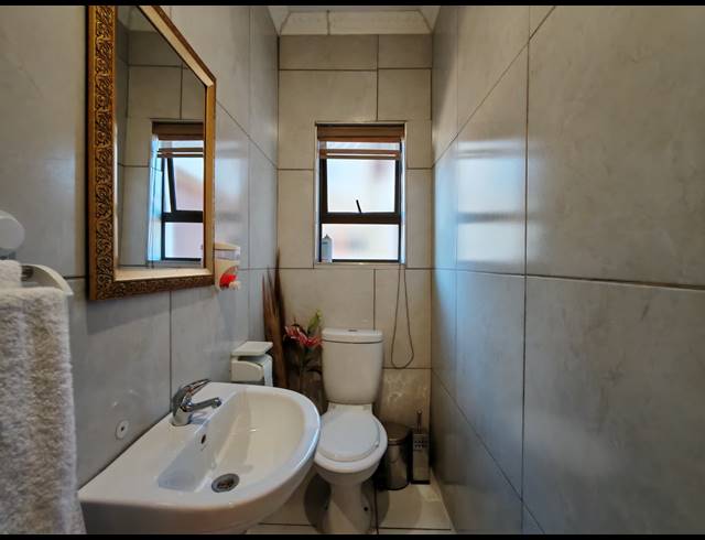 6 BEDROOM HOUSE FOR SALE IN THREE RIVERS EAST